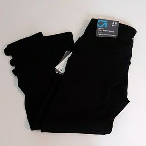New Gapfit balance Capri leggings black w/details